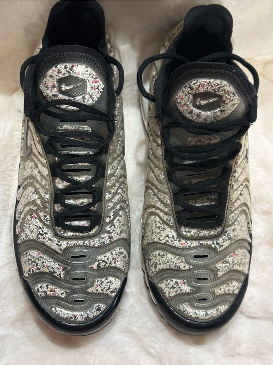 Nike Shoes - Nike Silver Speckled and Black Air Max Style Sneakers